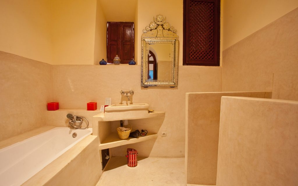 Riad Tizwa Marrakech Room 1 shower room